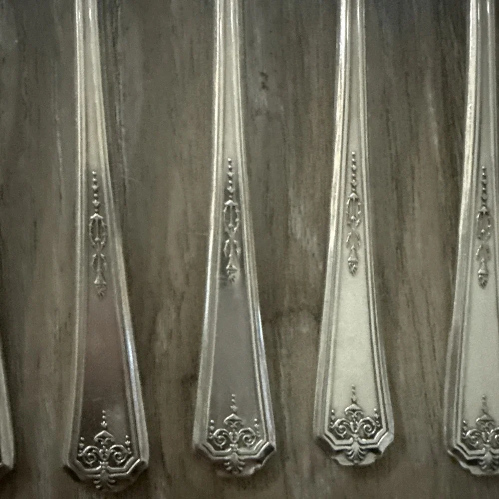 Vintage Oneida Community Tudor Plate‎ QUEEN BESS I Dinner Forks Lot of 6